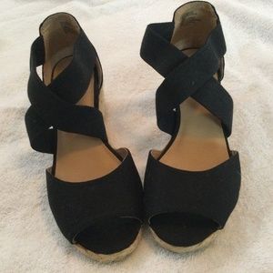 White Mountain Black Wedge Sandals size 8.5